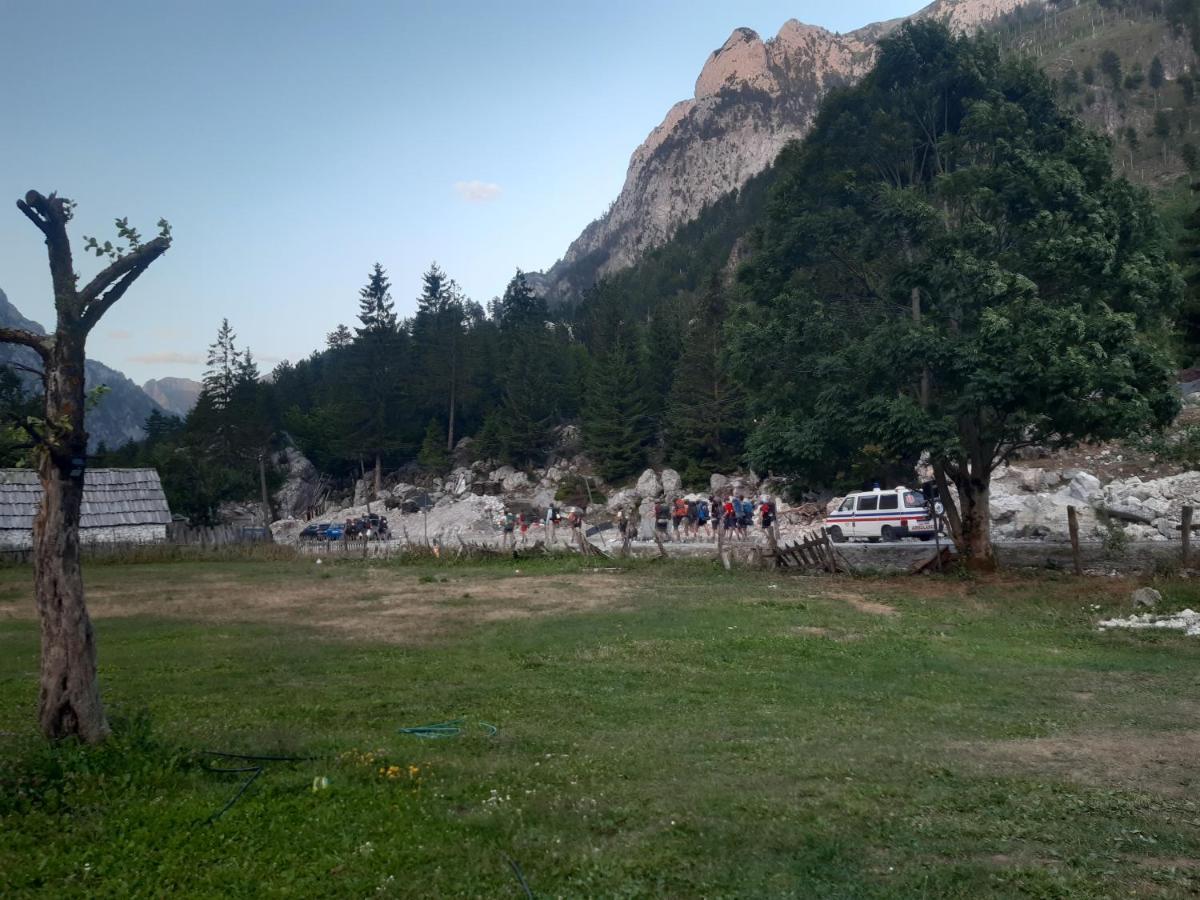 Bujtina 2 Casa de hóspedes
